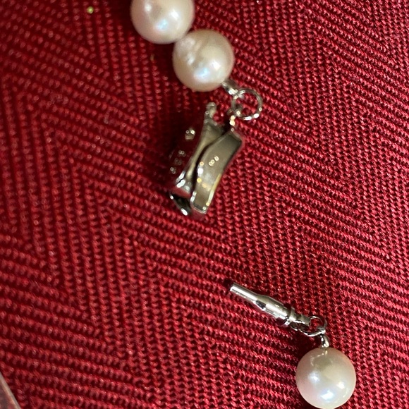 Japanese Akoya Pearl Necklace - Picture 3 of 3